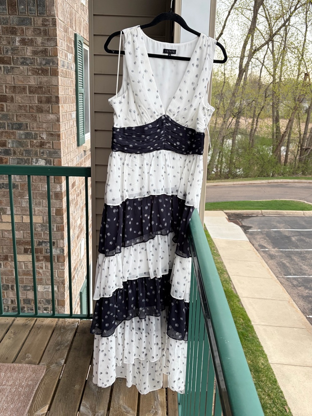 🆕✨ 1.STATE Polka Dot Tiered Maxi Dress Size 14 White Navy Chiffon Casual Party - Picture 4 of 17